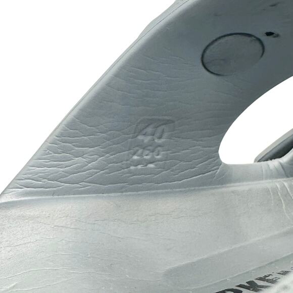 Birkenstock | Women | Arizona Essentials Metallic Silver Light Sandals | 9-9.5 - Picture 9 of 15